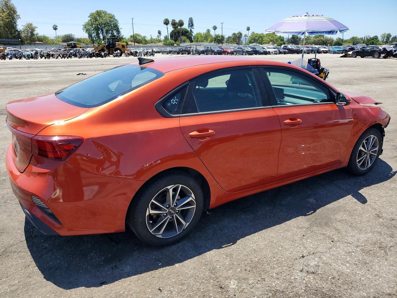 2023 Kia Forte Lxs - Фото 3
