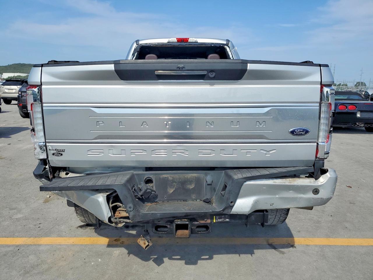 2017 Ford F350 Super Duty - Image 6