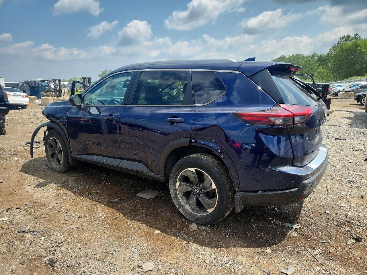 2025 Nissan Rogue Sv - Фото 2