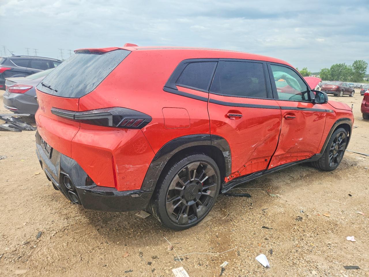 2023 BMW Xm - Image 3