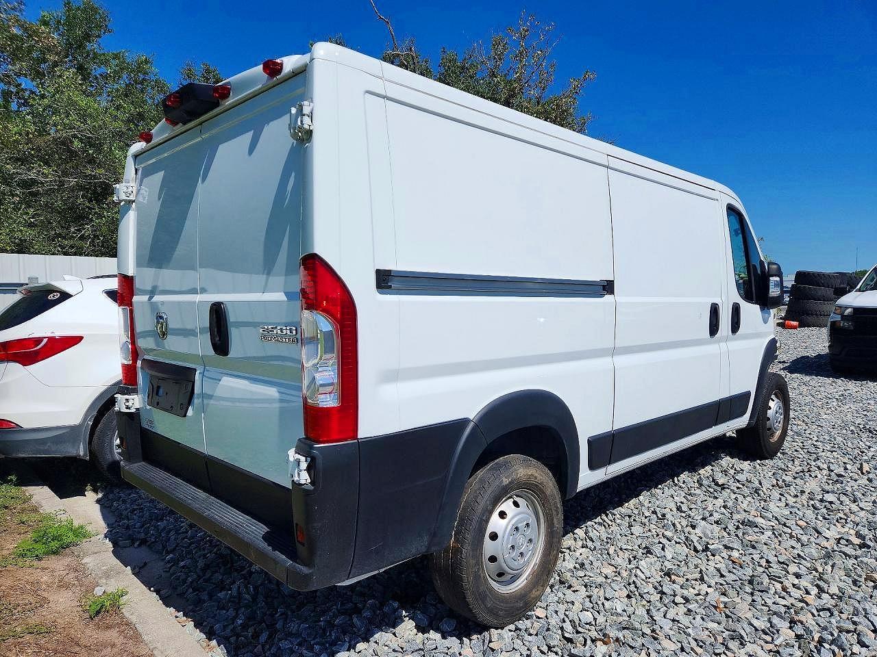 2025 Ram Promaster 2500 Delivery Van - Фото 3