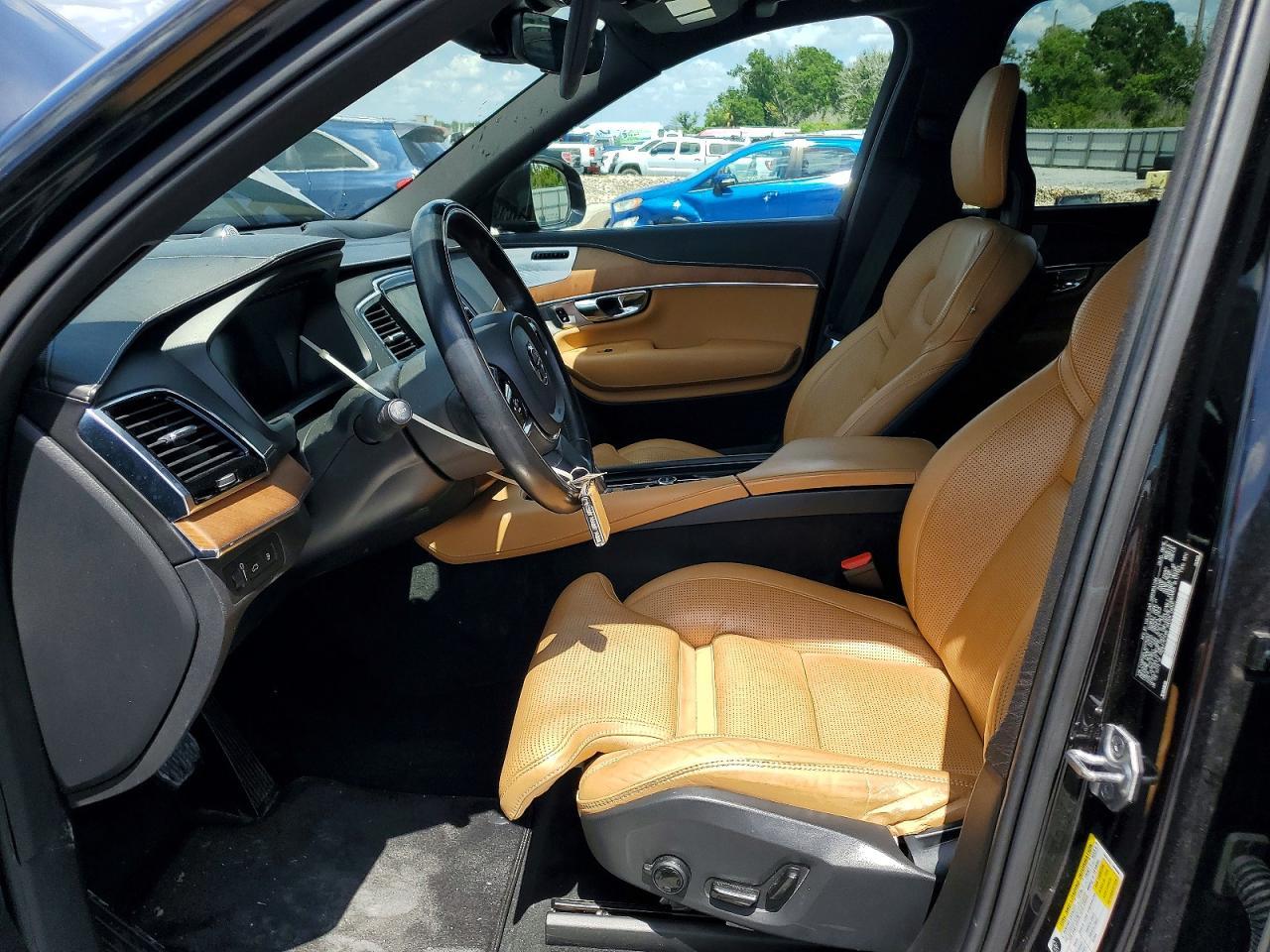 2017 Volvo Xc90 T8 - Image 7