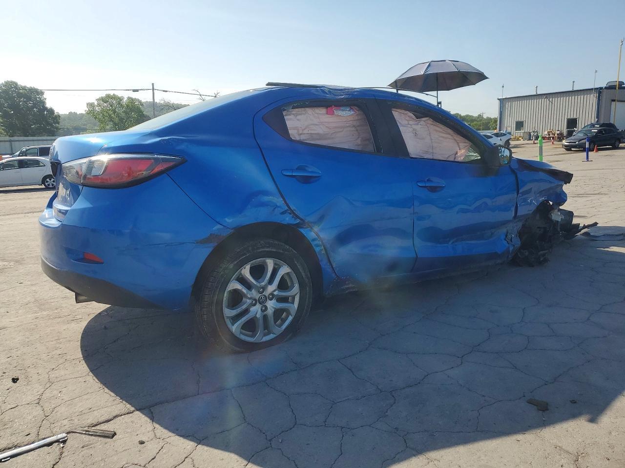 2017 Toyota Yaris Ia Base - Image 3