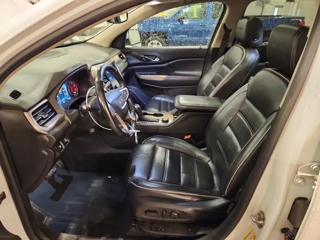 2017 GMC Acadia Denali - Фото 7