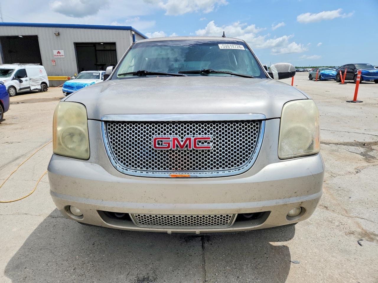 2008 GMC Yukon Denali - Image 5