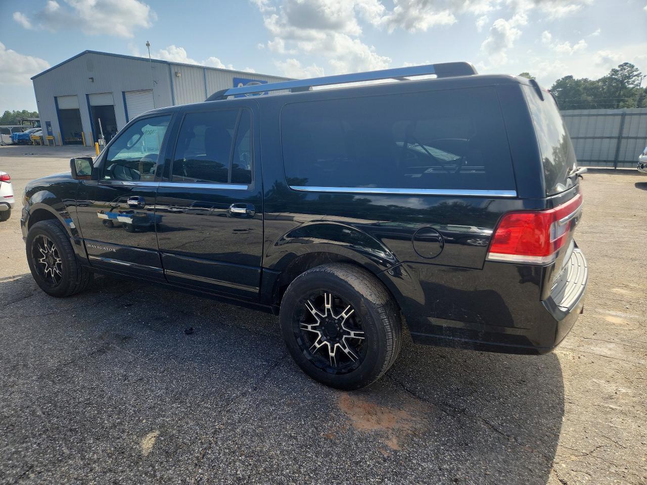 2017 Lincoln Navigator L Select - Фото 2