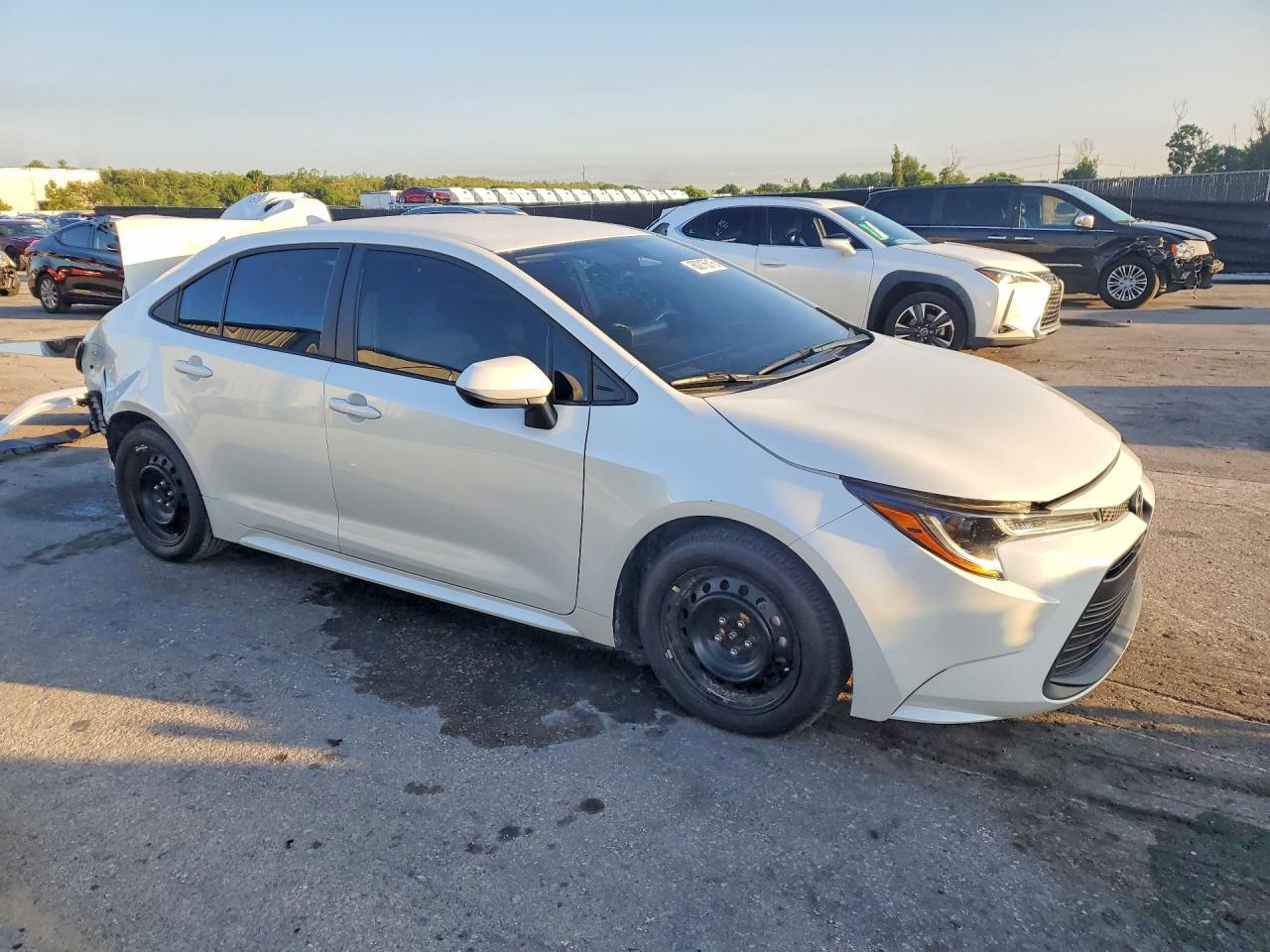 2025 Toyota Corolla Le - Фото 4