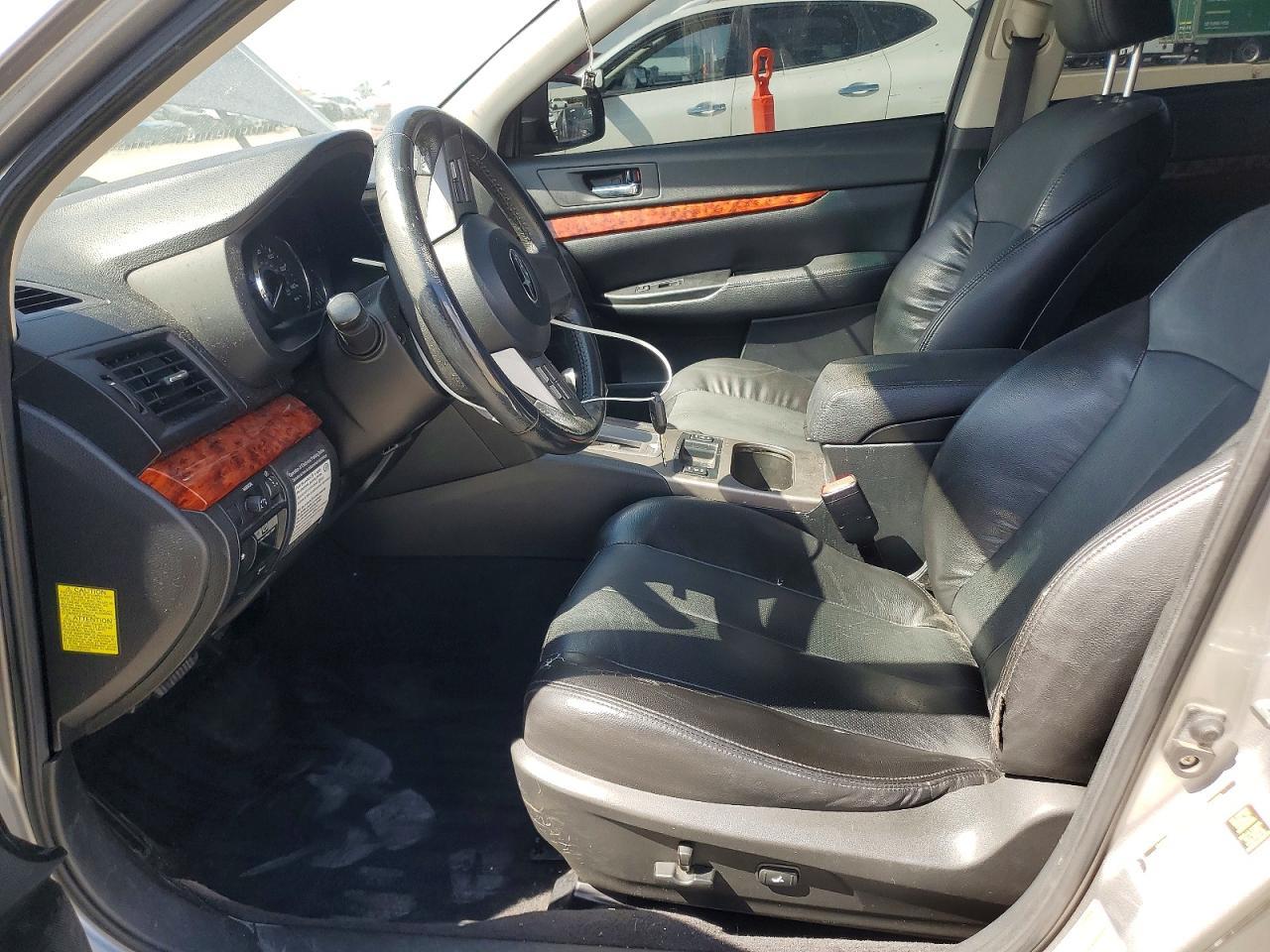 2010 Subaru Outback 2.5I Limited - Image 7