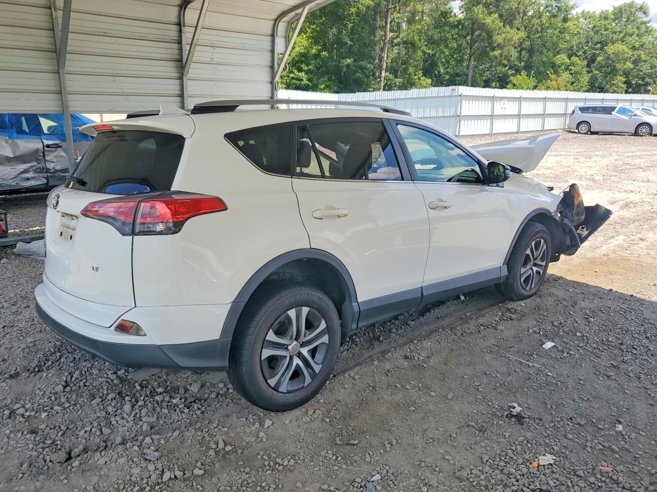 2018 Toyota Rav4 Le - Image 3