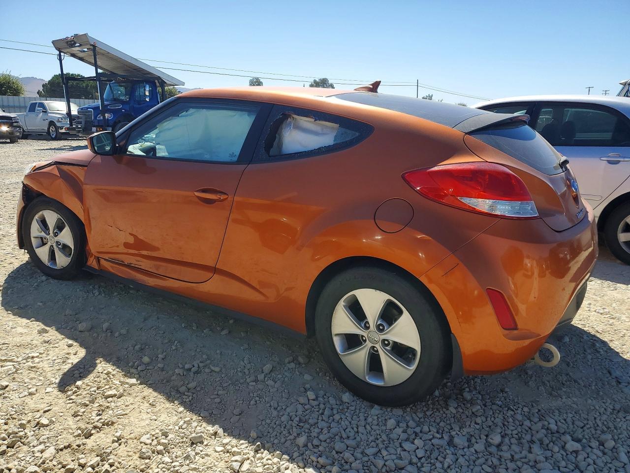 2013 Hyundai Veloster Base - Фото 2