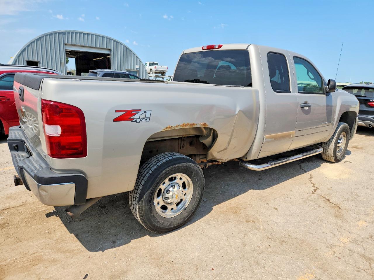 2007 Chevrolet Silverado K2500 Heavy Duty - Image 3