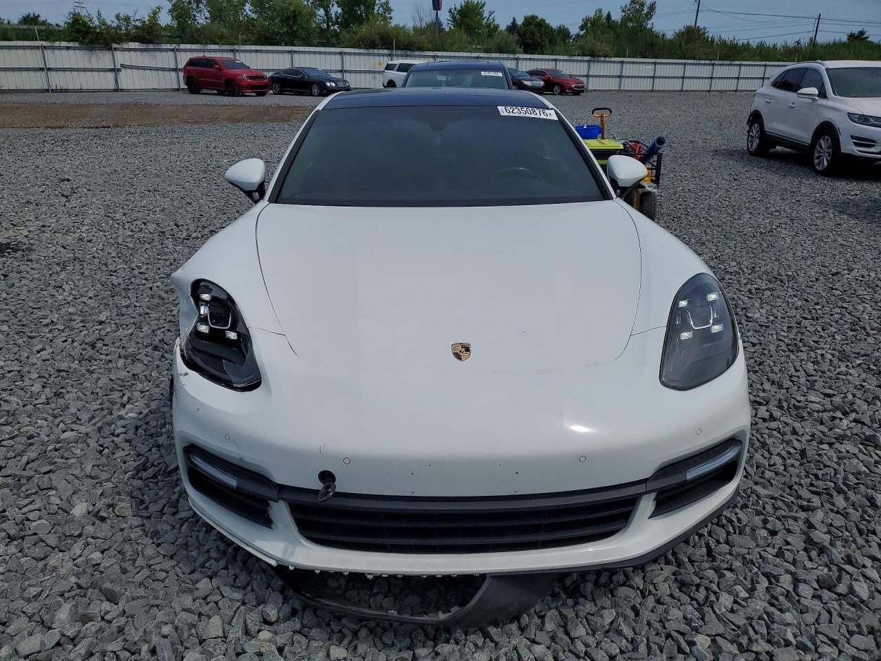 2018 Porsche Panamera 4 - Image 5