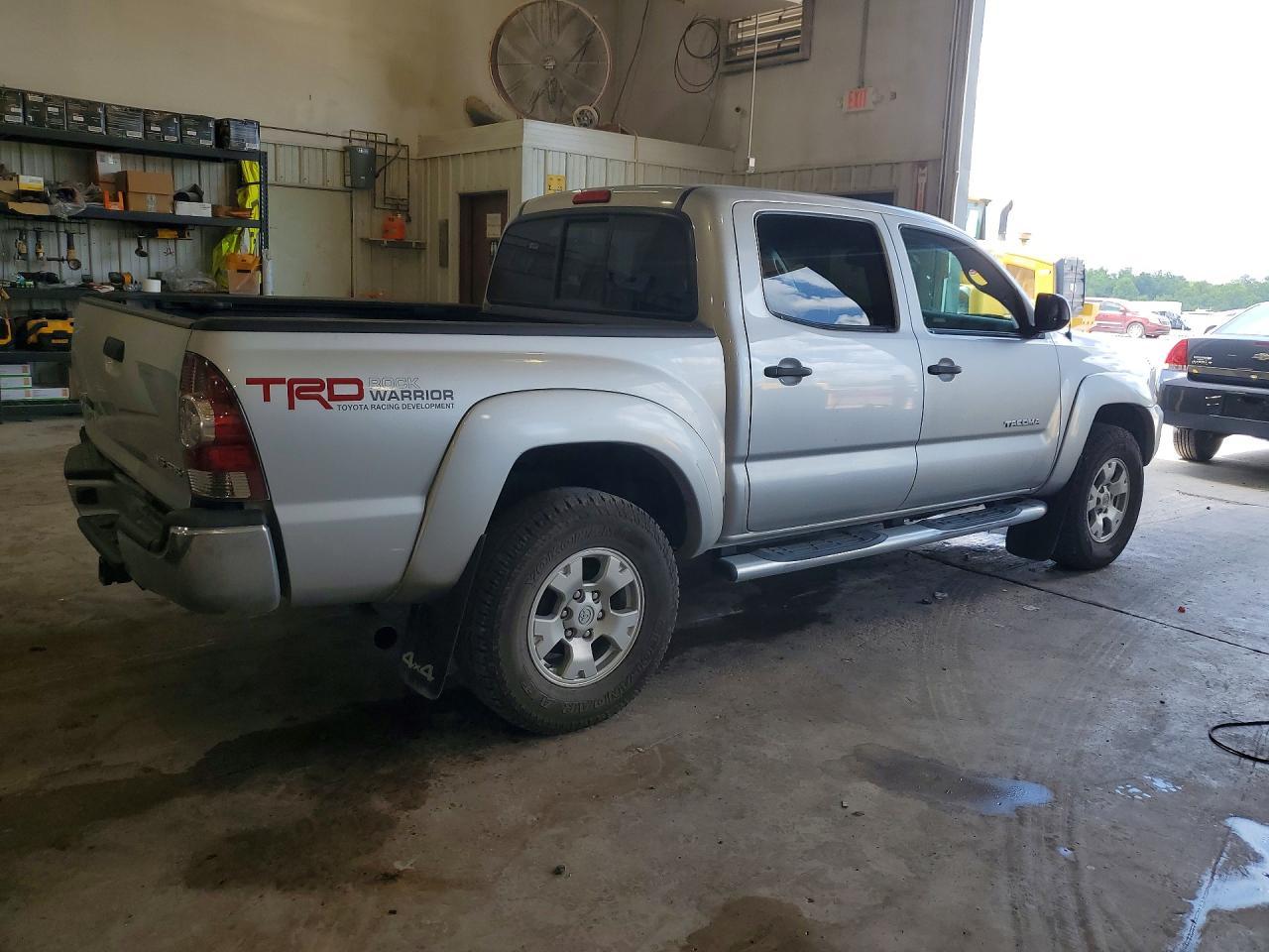 2013 Toyota Tacoma Double Cab - Image 3