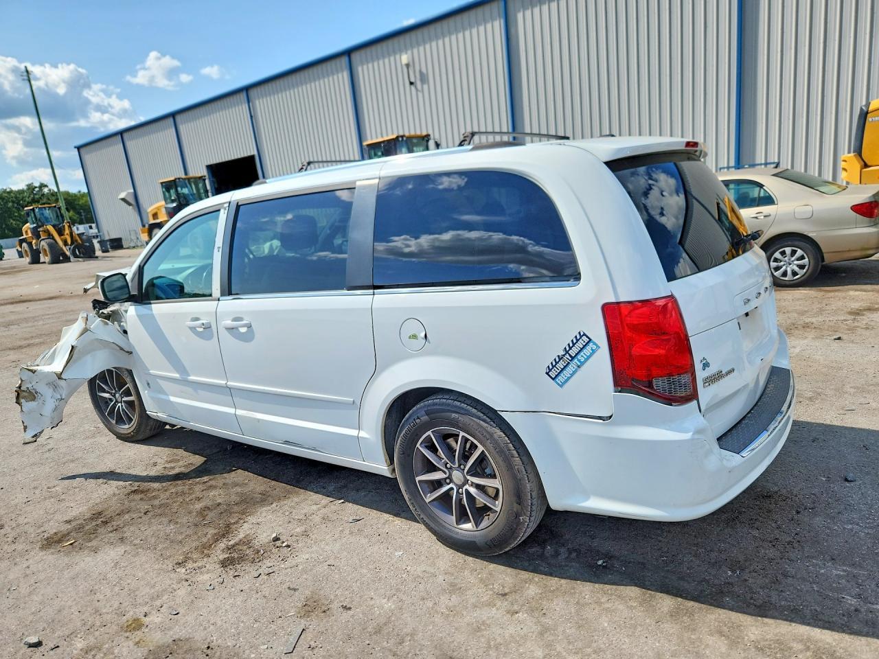 2017 Dodge Grand Caravan Sxt - Фото 2