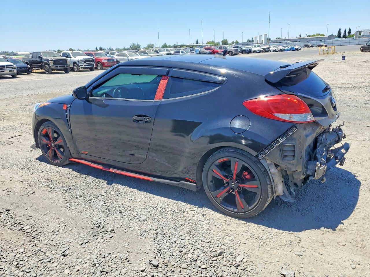 2016 Hyundai Veloster Base - Фото 2