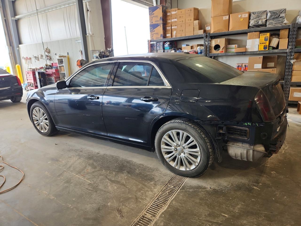 2014 Chrysler 300 - Фото 2