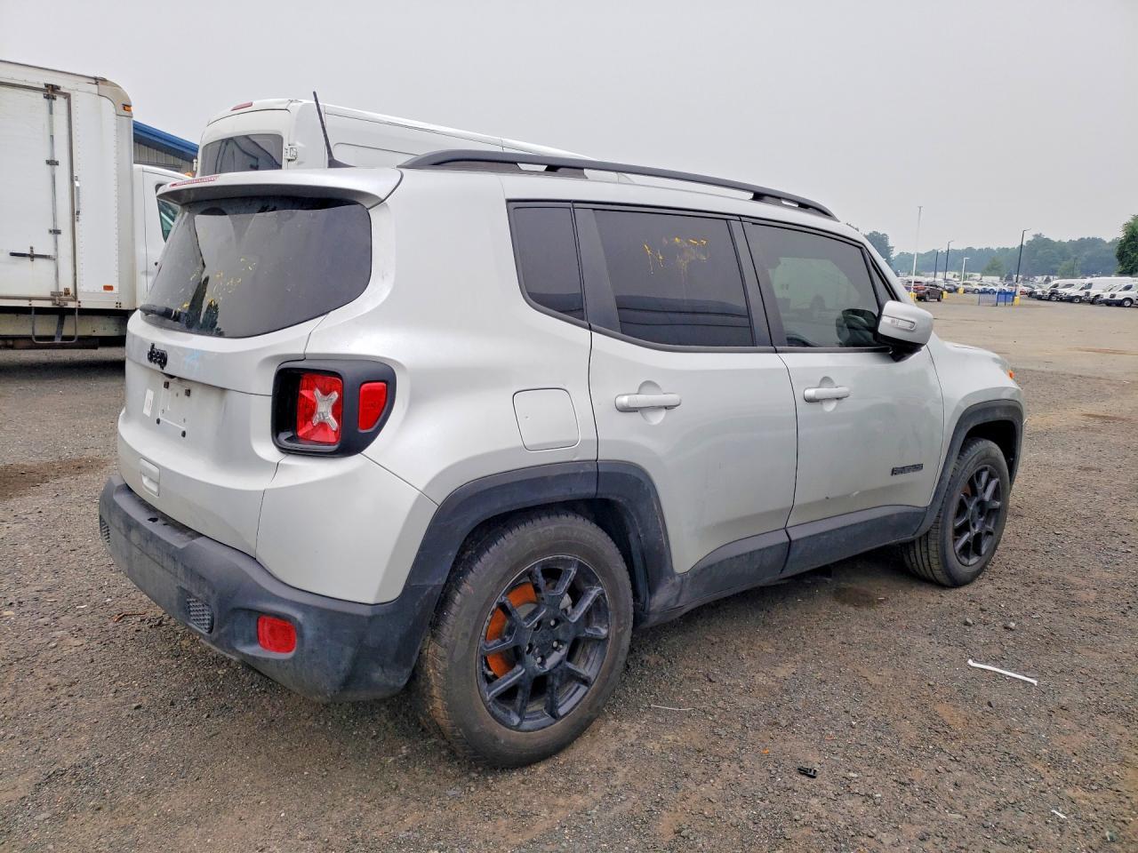 2020 Jeep Renegade Latitude - Фото 3