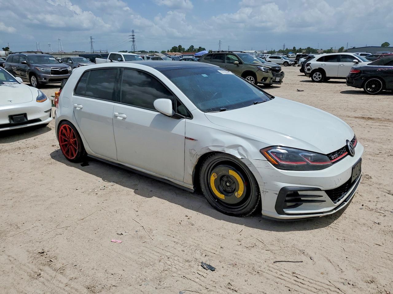 2018 Volkswagen Gti S/Se/Autobahn - Фото 4