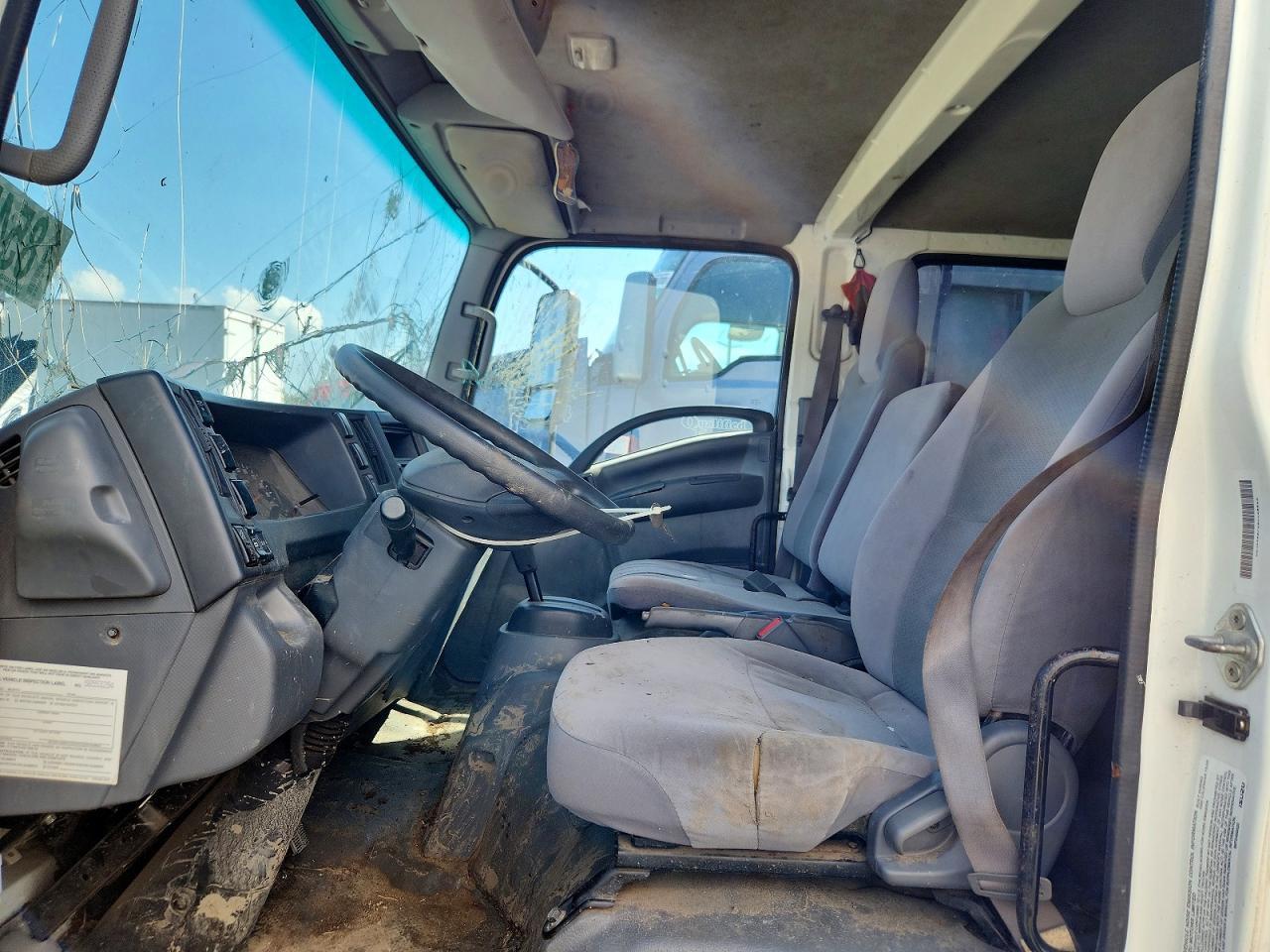 2020 Isuzu Npr - Box Truck - Image 7
