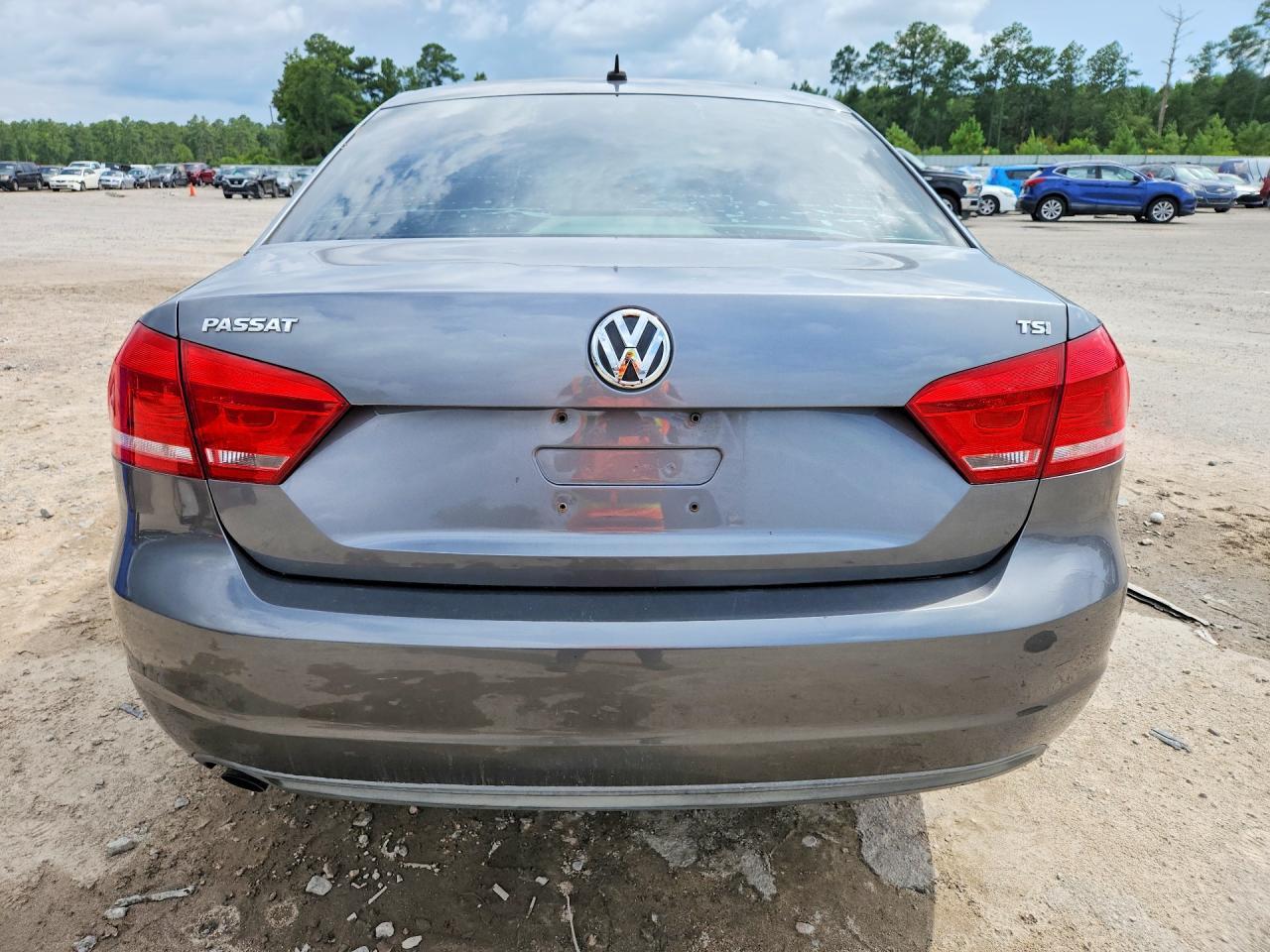 2014 Volkswagen Passat S - Image 6