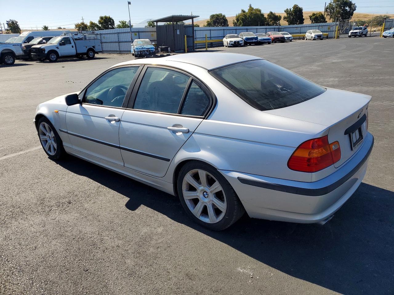 2002 BMW 325 I - Фото 2