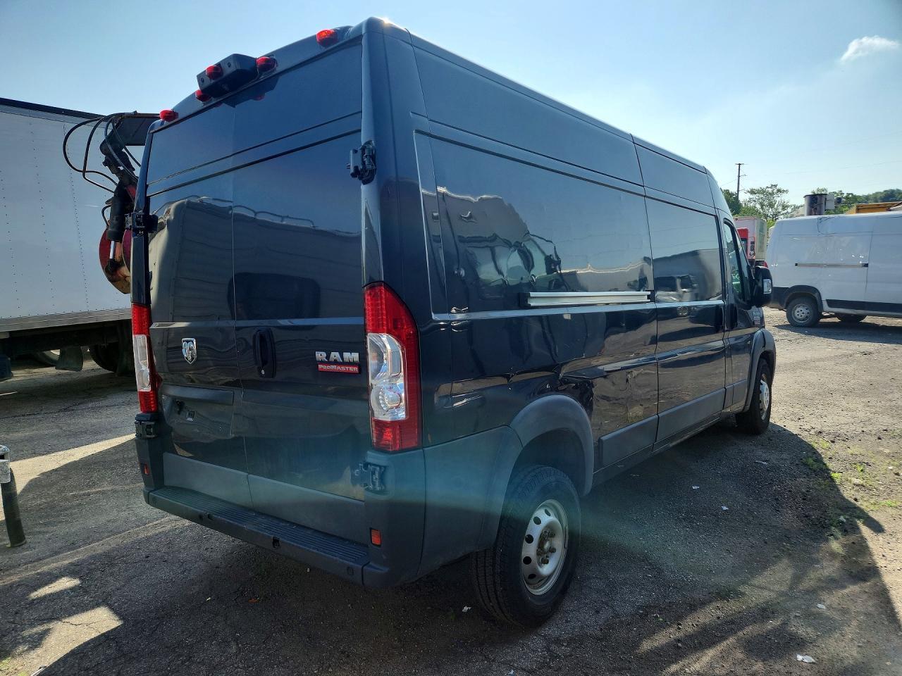 2018 Ram Promaster 2500 - Delivery Van - Фото 3