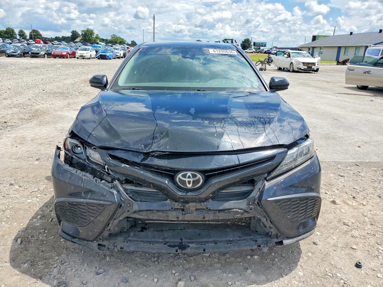 2021 Toyota Camry Se - Image 5