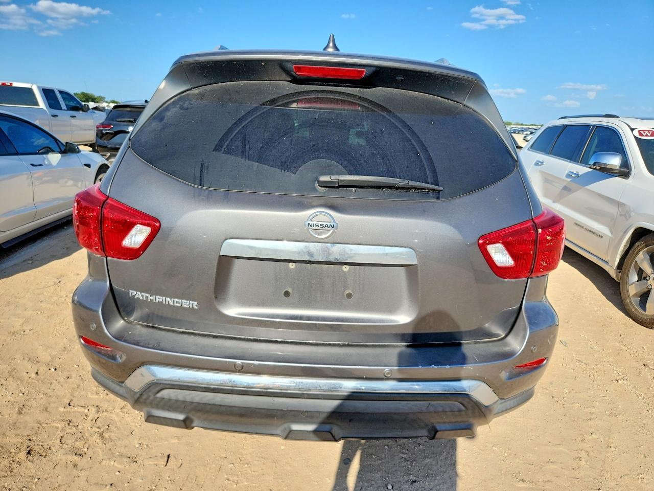 2019 Nissan Pathfinder S - Image 6