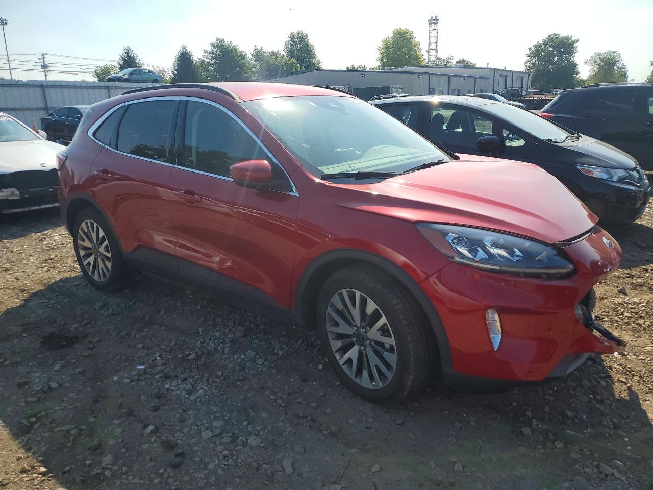 2022 Ford Escape Titanium - Image 4