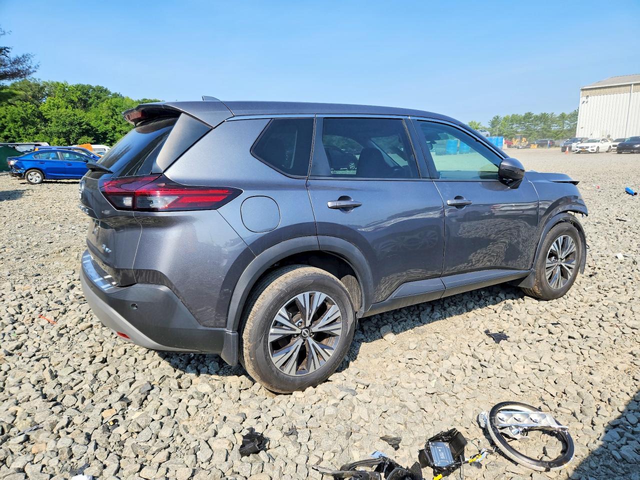 2022 Nissan Rogue Sv - Image 3