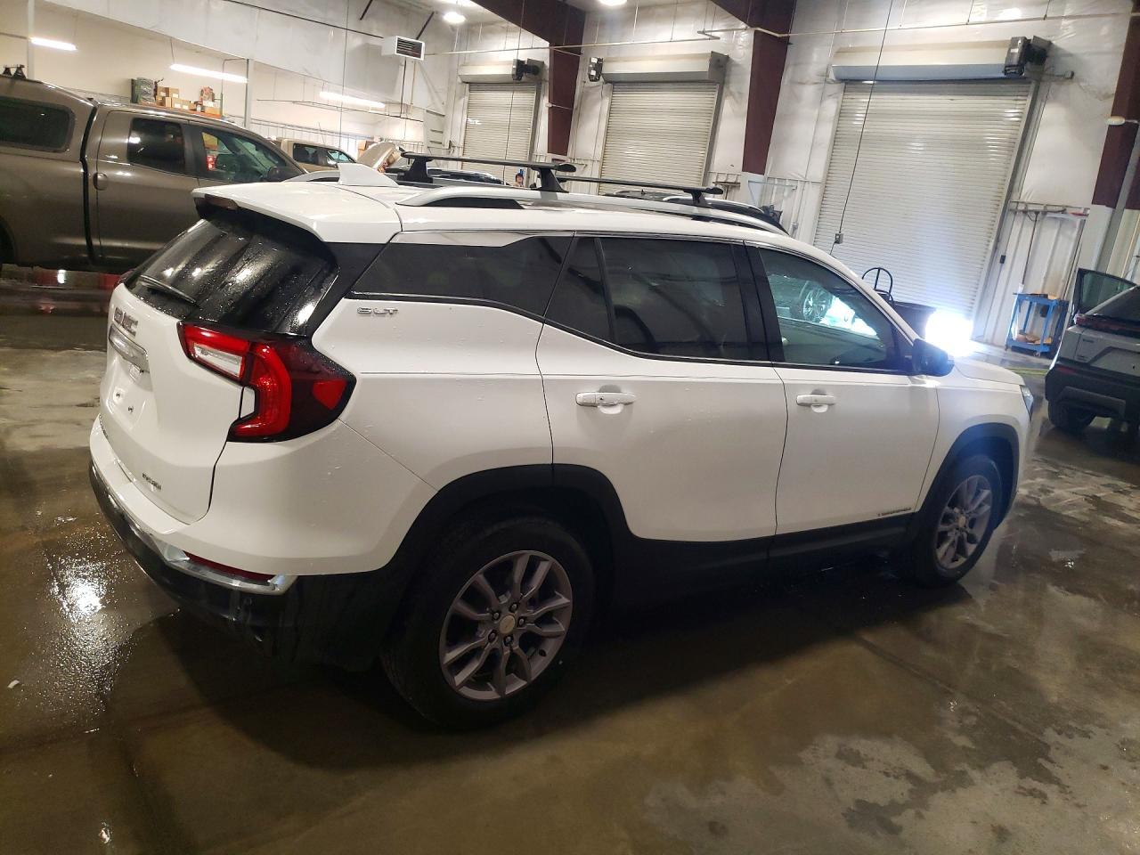 2022 GMC Terrain Slt - Фото 3