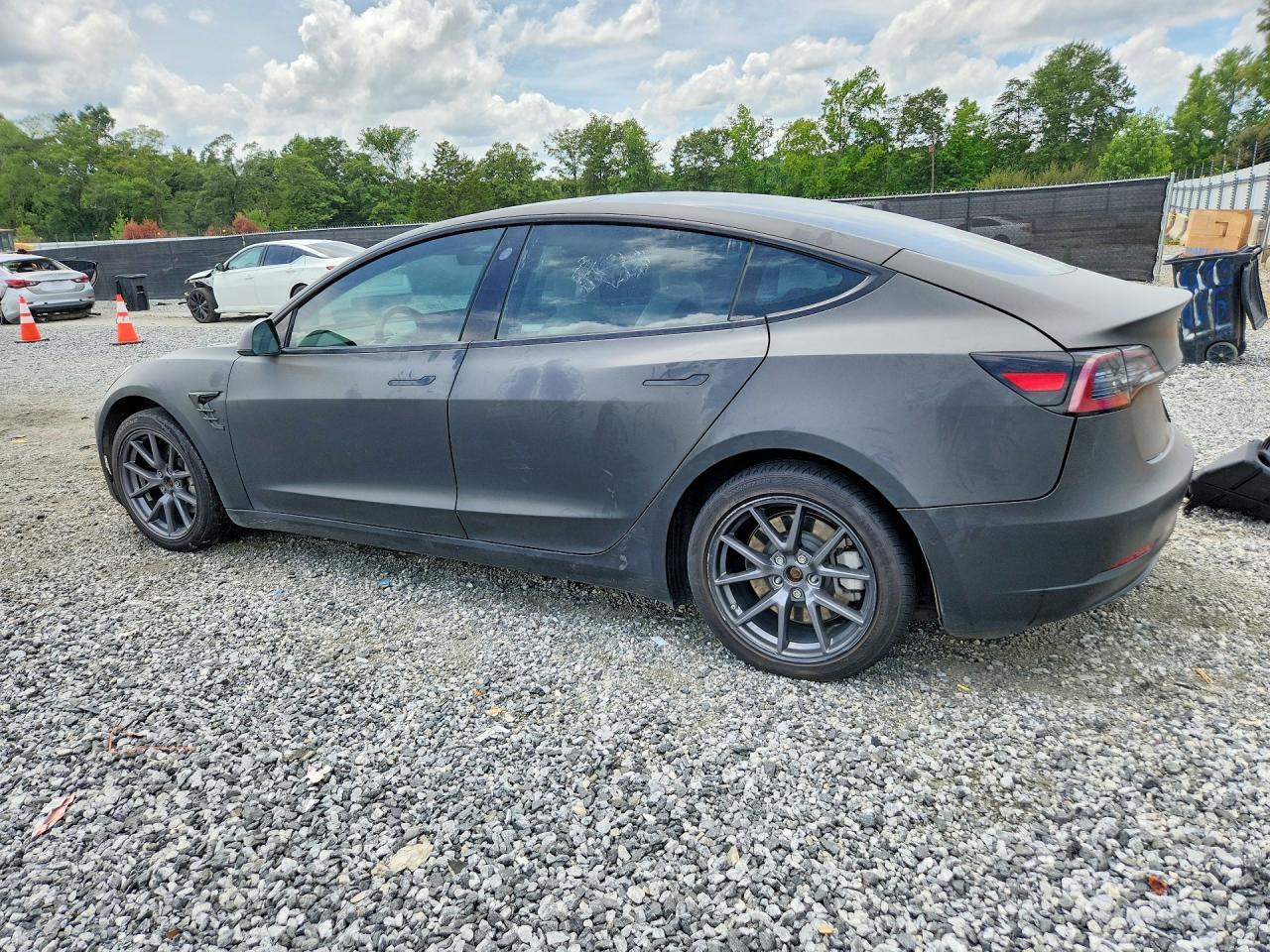 2022 Tesla Model 3 - Image 2
