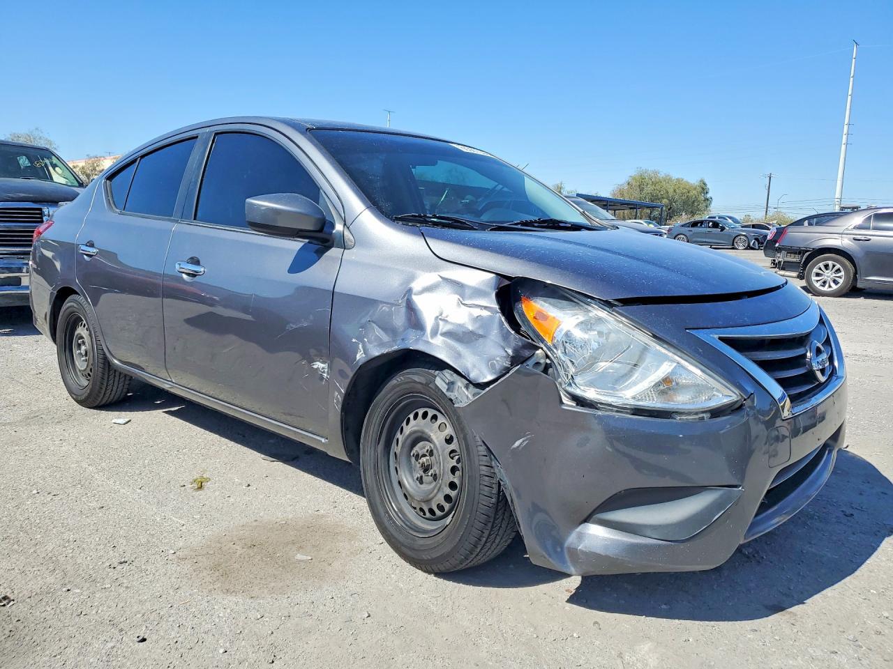 2018 Nissan Versa Sv - Image 4