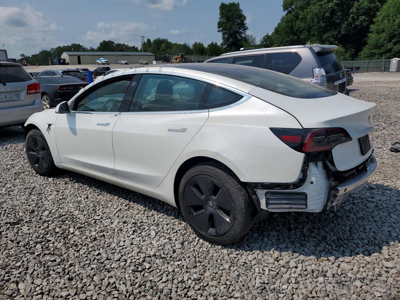 2019 Tesla Model 3 - Image 2