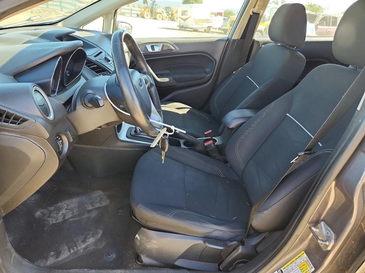 2014 Ford Fiesta Se - Фото 7