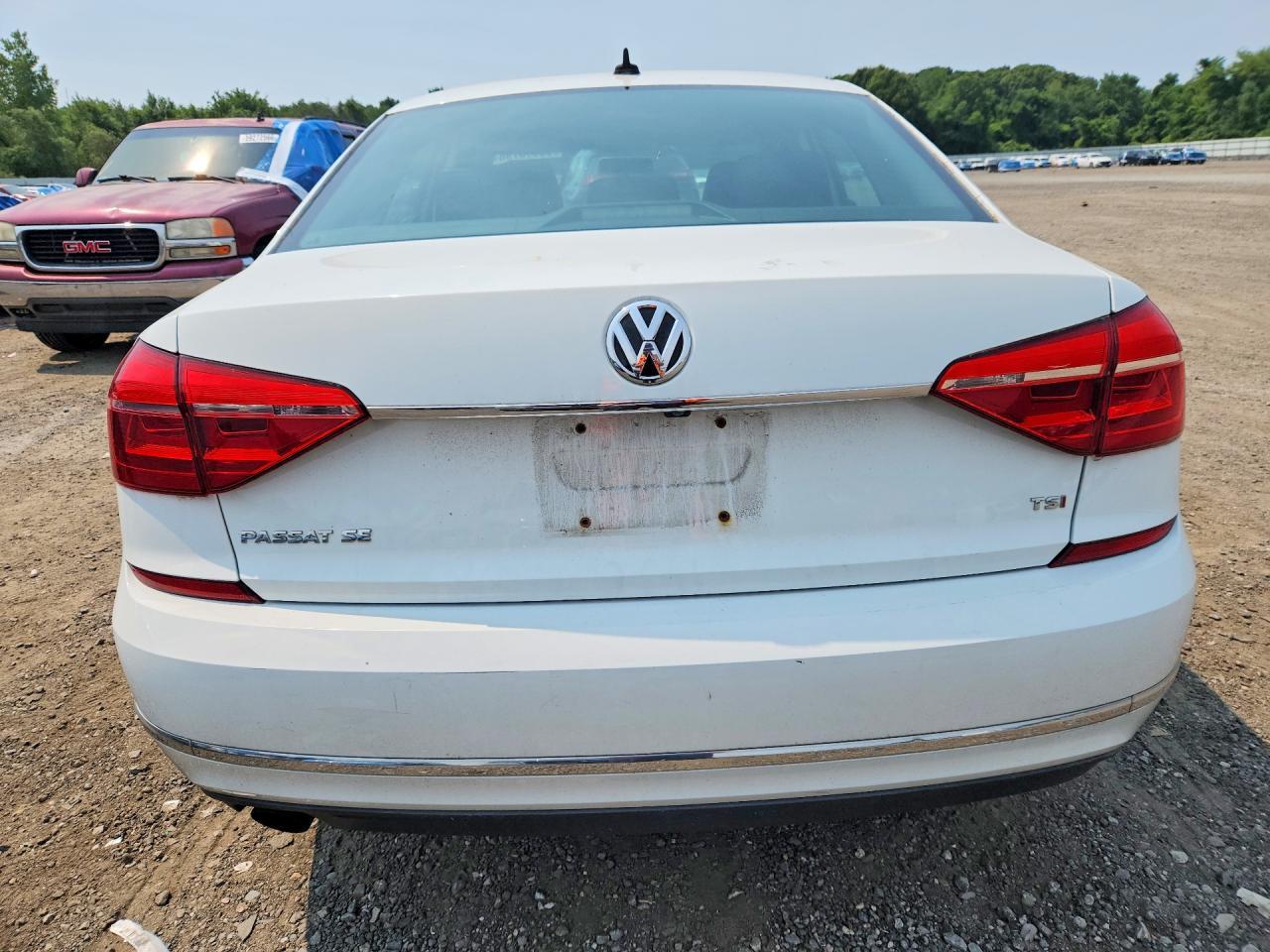 2016 Volkswagen Passat Se - Фото 6
