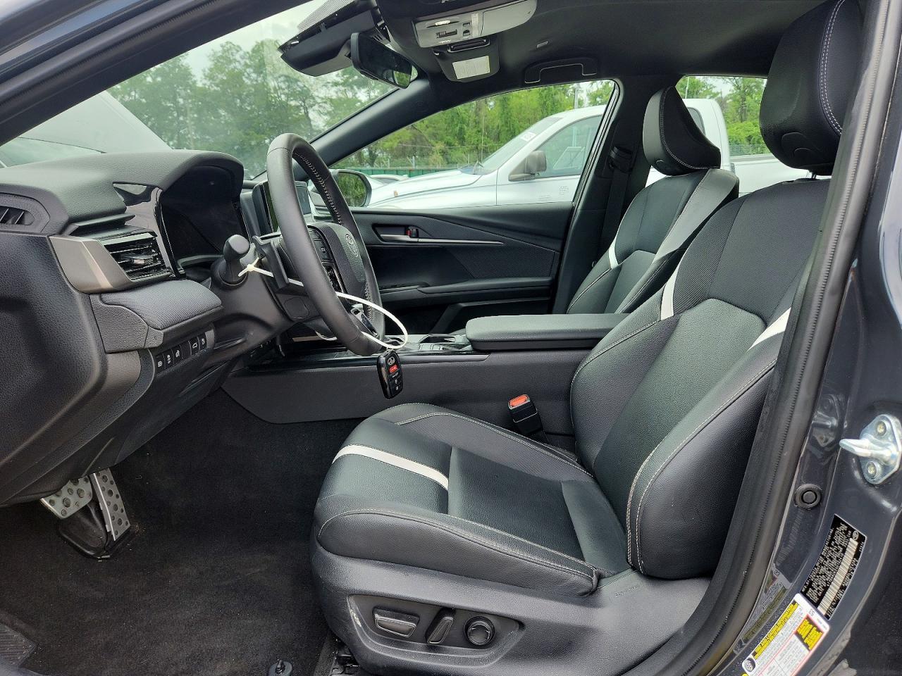 2025 Toyota Camry Se - Фото 7