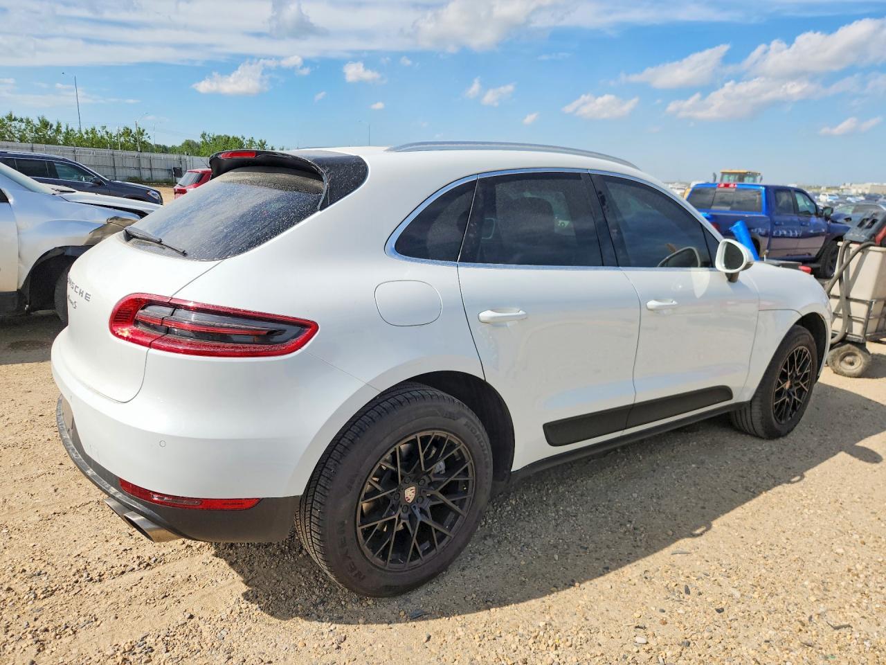 2015 Porsche Macan S - Image 3