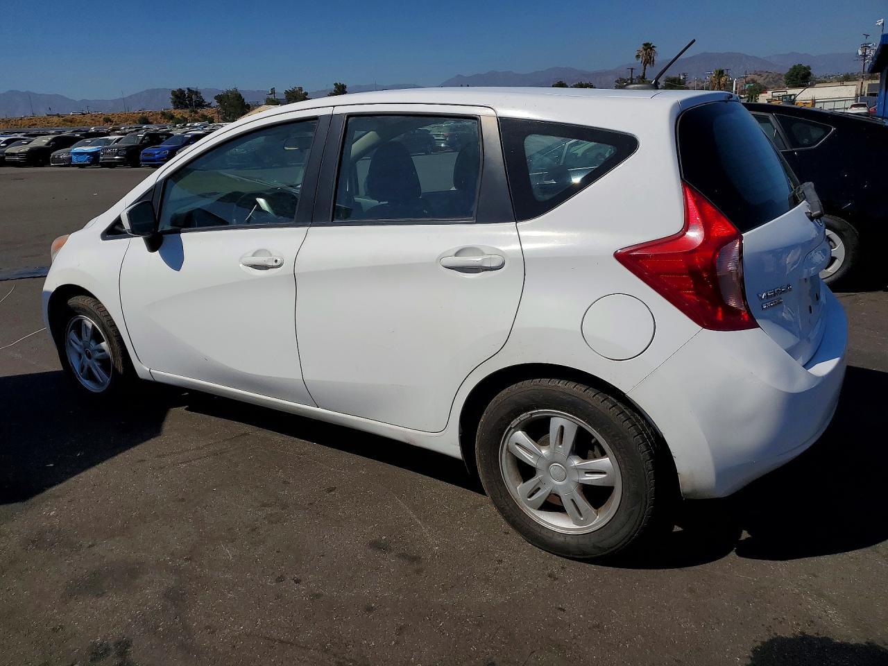 2016 Nissan Versa Note Sv - Image 2