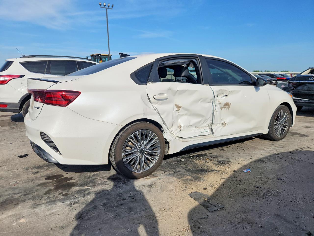 2023 Kia Forte Gt Line - Фото 3