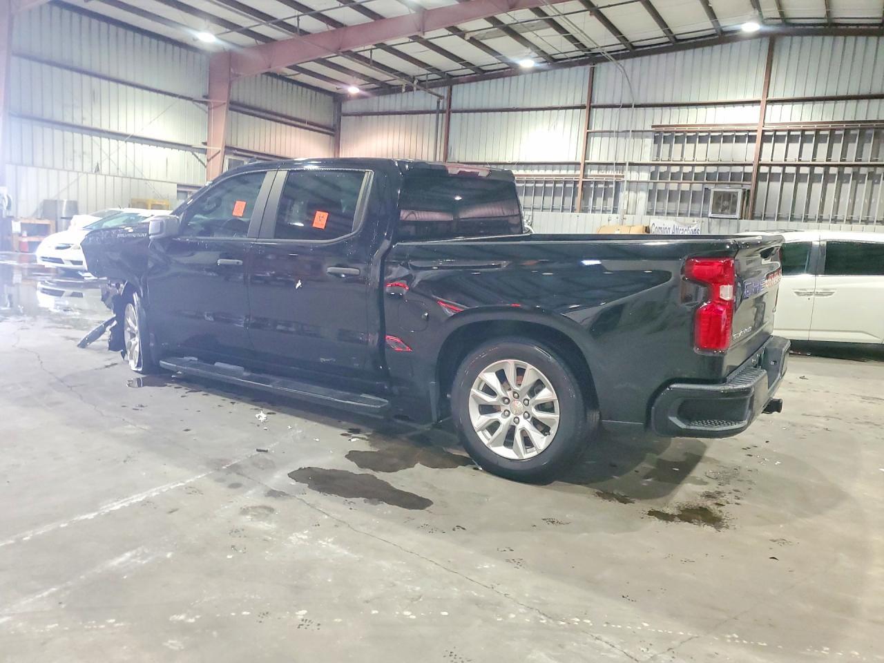2023 Chevrolet Silverado C1500 Custom - Фото 2
