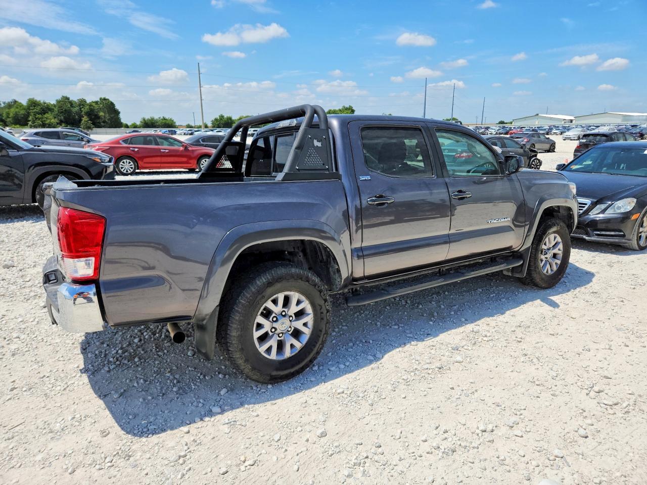 2016 Toyota Tacoma - Фото 3