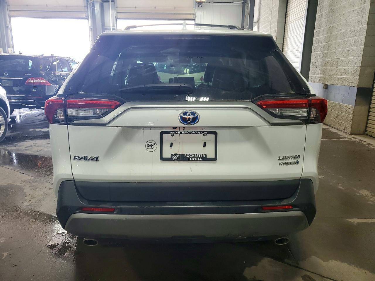 2024 Toyota Rav4 Limited - Фото 6