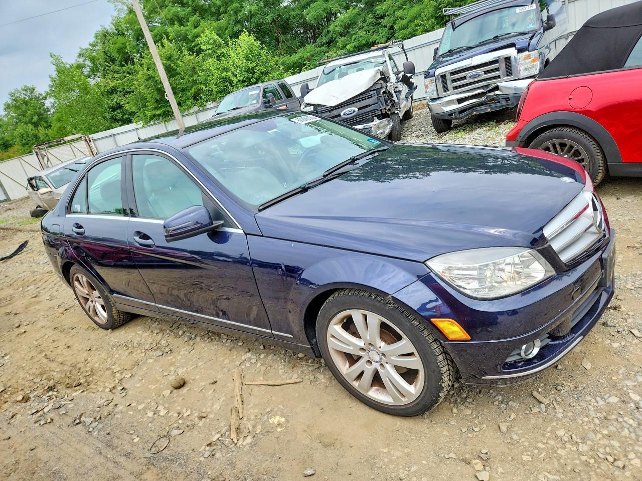 2010 Mercedes-Benz C 300 4Matic - Фото 4