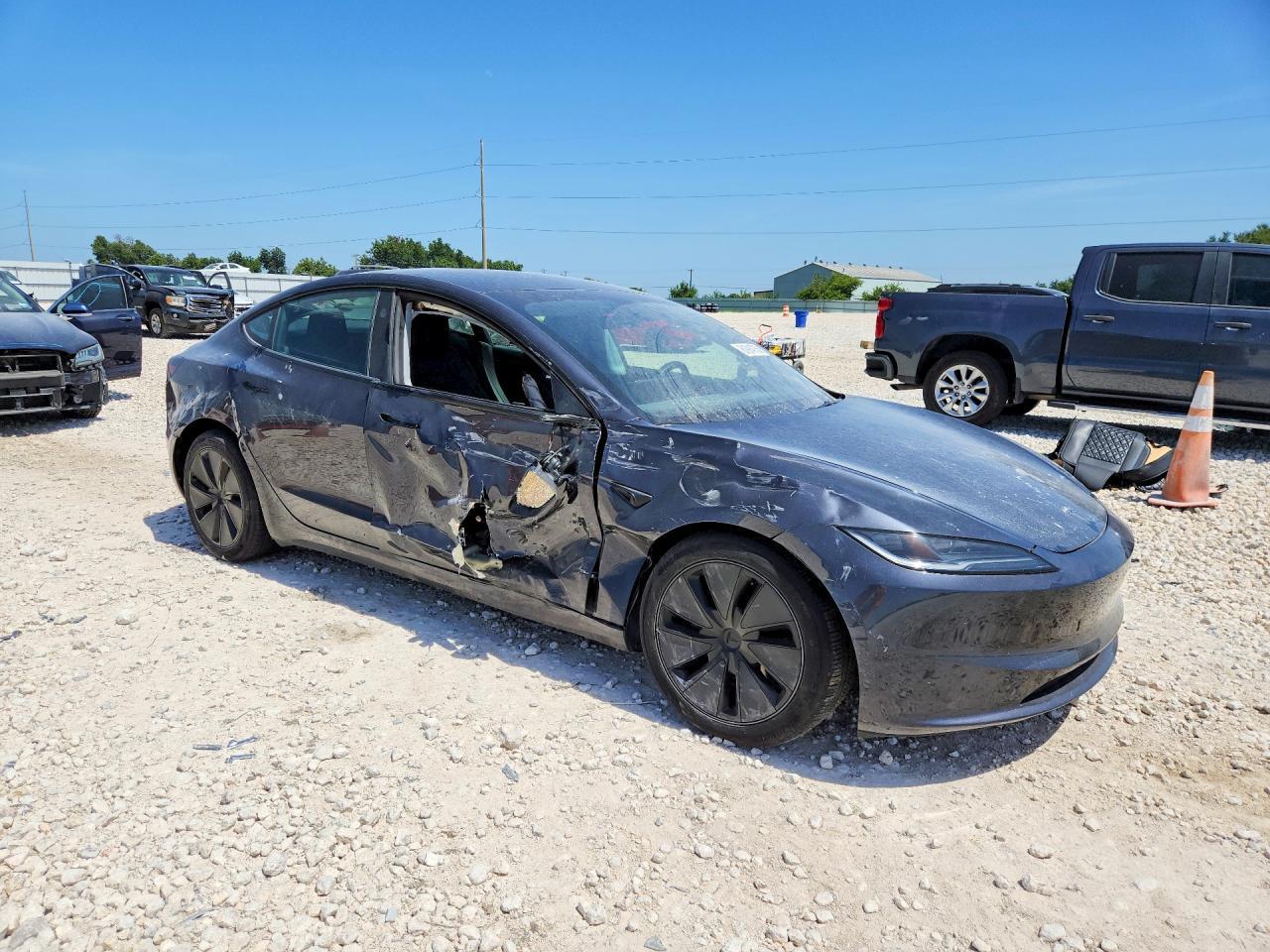 2025 Tesla Model 3 - Image 4