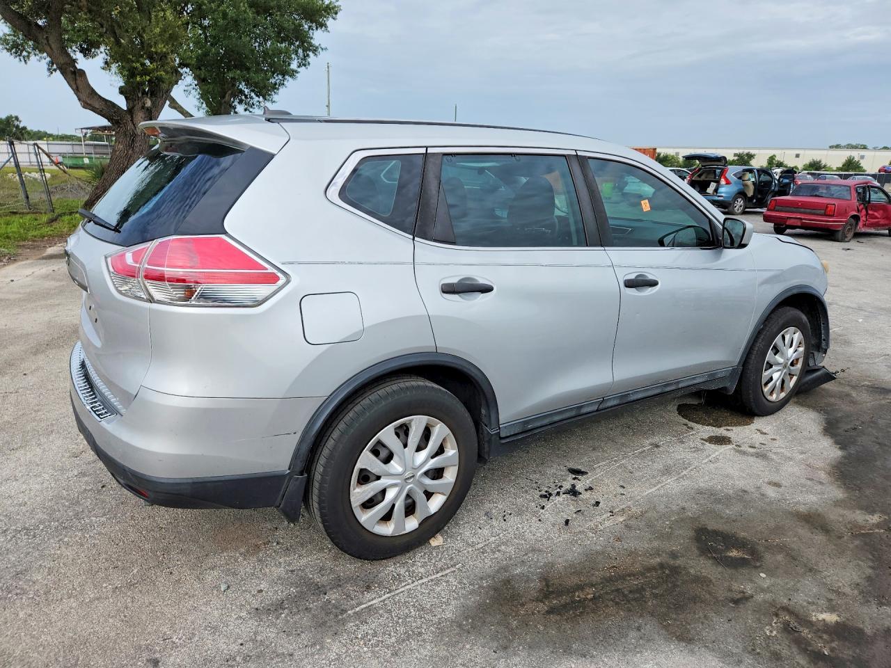 2016 Nissan Rogue S - Image 3