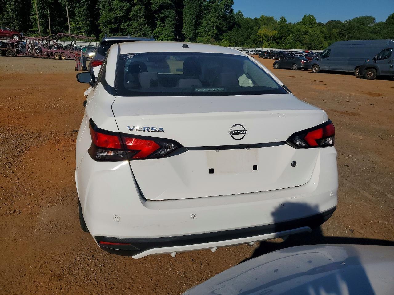 2023 Nissan Versa S - Image 6