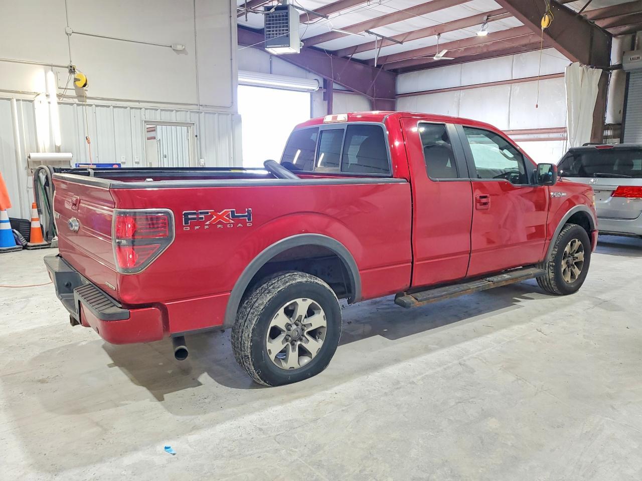 2011 Ford F150 Super Cab - Фото 3