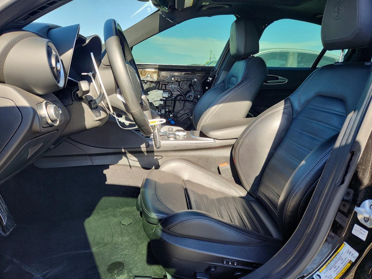 2020 Alfa Romeo Giulia Ti - Фото 7