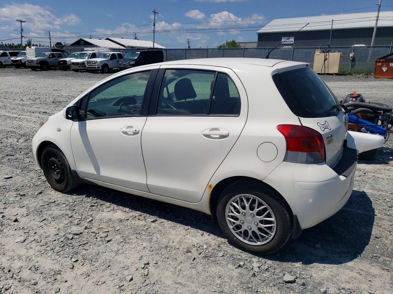 2010 Toyota Yaris Base - Фото 2